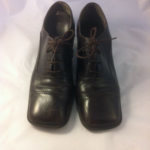 Enzo Angiolini Brown Oxford with heel 6.5M